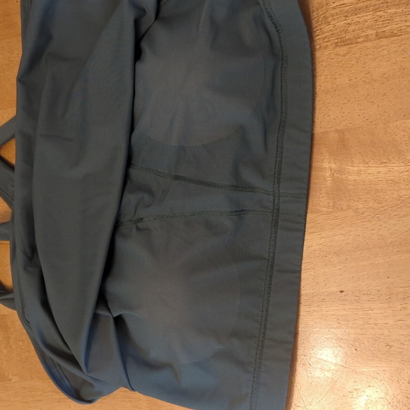 Old Navy power soft cropped tank - Picture 5 of 6